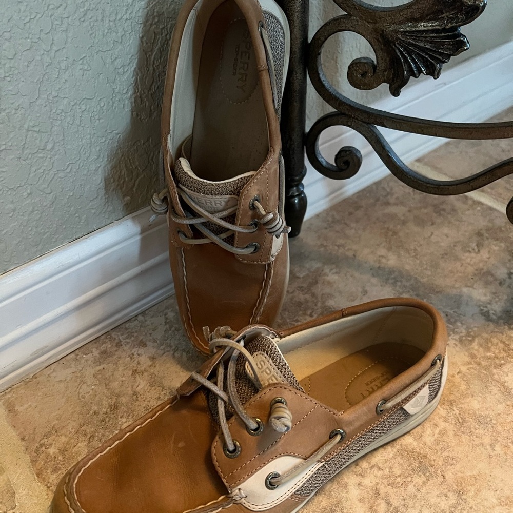Women’s Sperry Topsiders